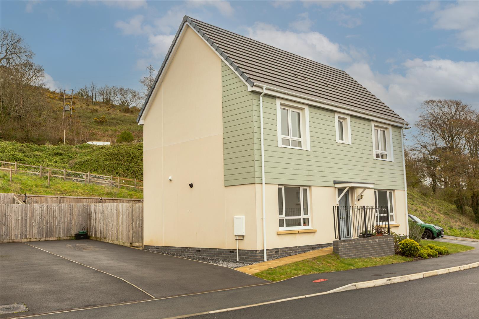 Maes Gwdig, Burry Port, SA16 0TG